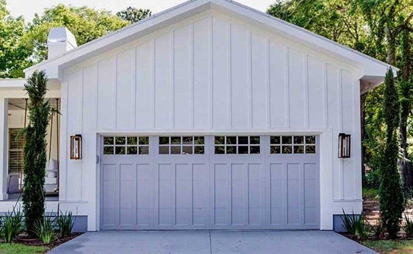 coachman-design13-sq24-window-white-white-garage-door-d9dc884c-1920w.jpg